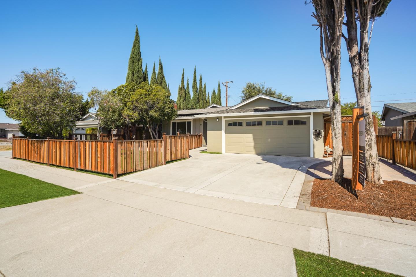 Detail Gallery Image 1 of 1 For 523 Chinook Ln, San Jose,  CA 95123 - 4 Beds | 2 Baths