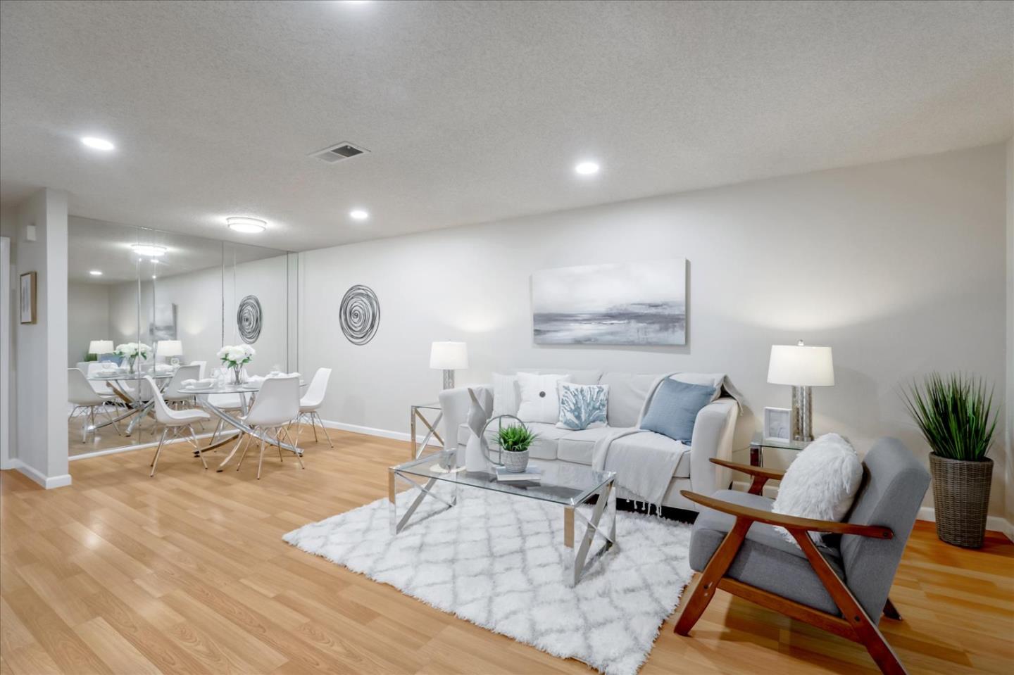 Detail Gallery Image 1 of 1 For 705 San Conrado Ter #3,  Sunnyvale,  CA 94085 - 1 Beds | 1 Baths