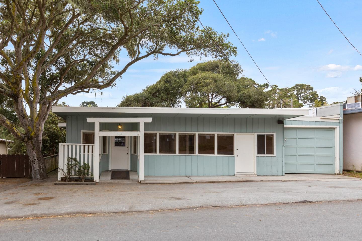 Detail Gallery Image 1 of 1 For 1016 Austin Ave, Pacific Grove,  CA 93950 - 2 Beds | 2 Baths