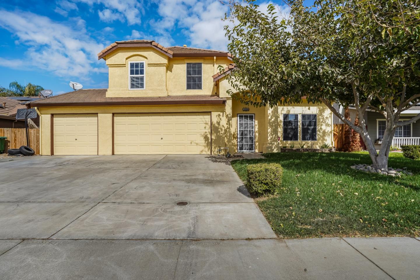 Detail Gallery Image 1 of 1 For 1486 Pintail Cir, Los Banos,  CA 93635 - 4 Beds | 2/1 Baths
