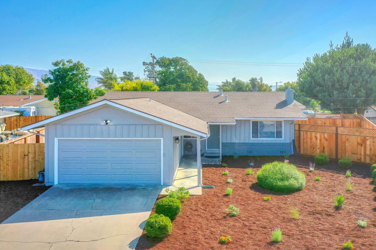 11 Riker Cir, Salinas, CA 93901 3 Beds 2 Baths (Sold) ML81863275
