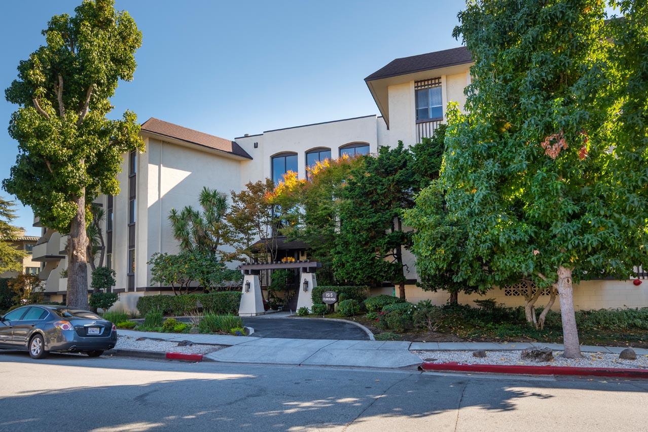 Detail Gallery Image 1 of 1 For 1515 Floribunda Ave #109,  Burlingame,  CA 94010 - 2 Beds | 1 Baths