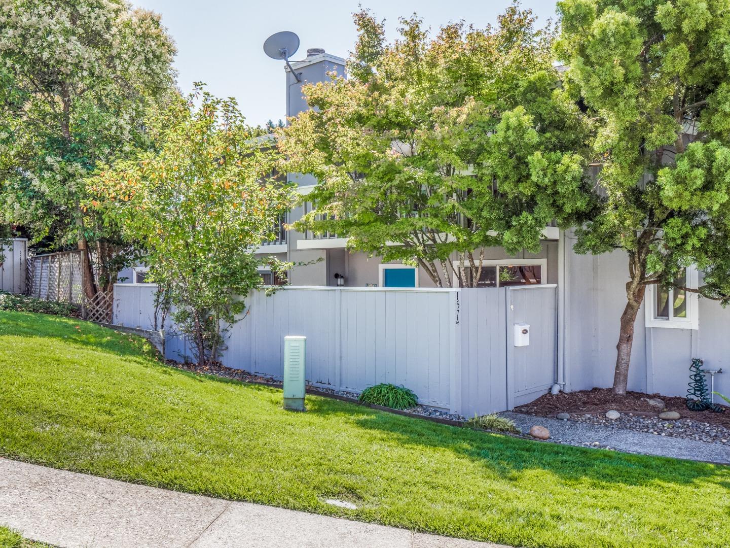 Detail Gallery Image 1 of 1 For 1574 Dolphin Dr, Aptos,  CA 95003 - 3 Beds | 2/1 Baths