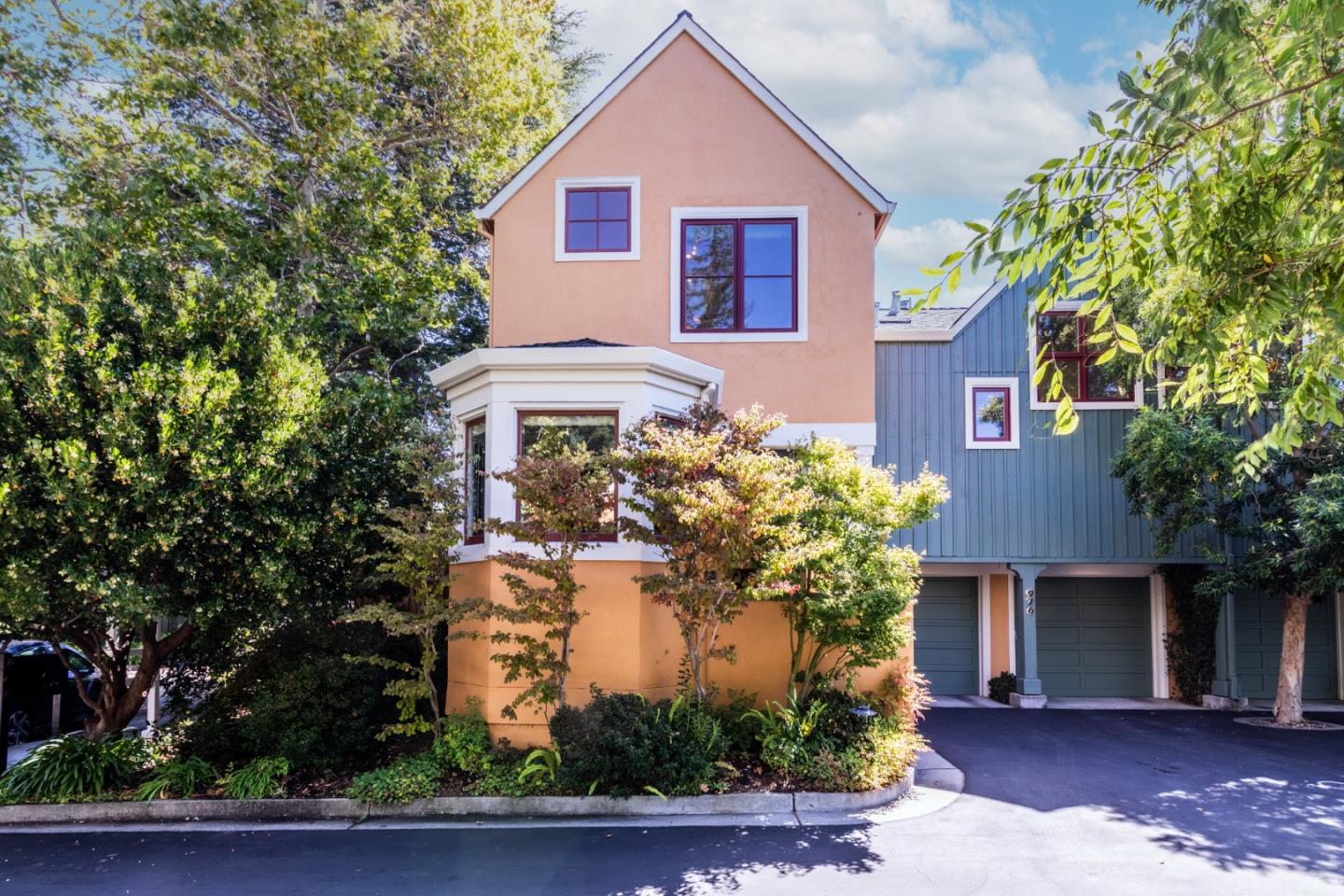 More Details about MLS # ML81863709 : 976 MENLO AVE