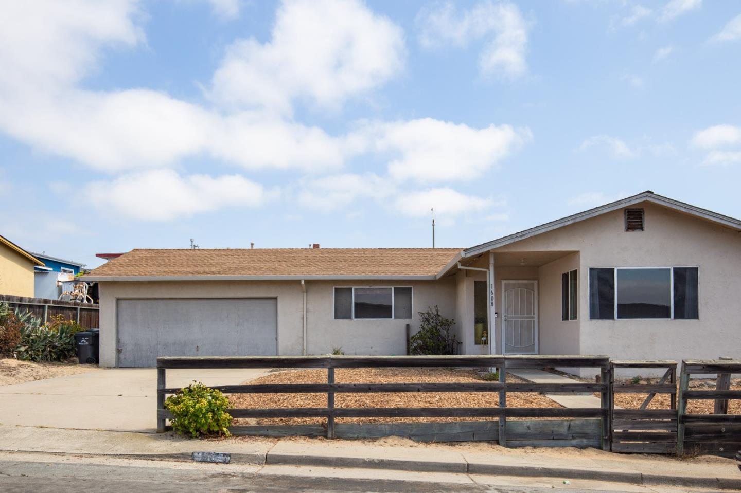 Detail Gallery Image 1 of 1 For 1608 Luzern St, Seaside,  CA 93955 - 3 Beds | 1/1 Baths