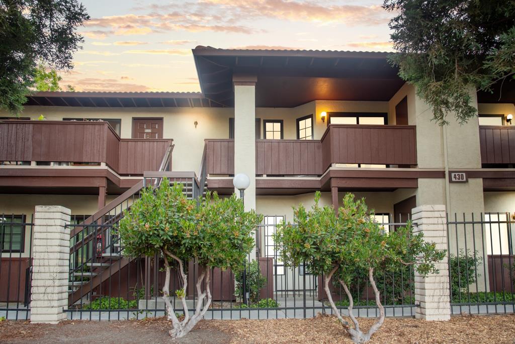 Detail Gallery Image 1 of 1 For 430 Costa Mesa Ter #F,  Sunnyvale,  CA 94085 - 2 Beds | 2 Baths