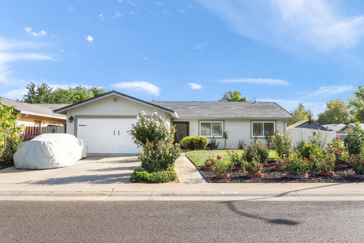 Detail Gallery Image 1 of 1 For 3557 Granby Dr, Sacramento,  CA 95827 - 4 Beds | 2 Baths