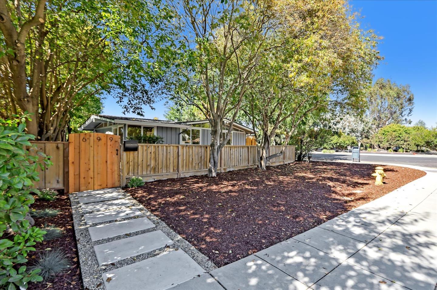 Detail Gallery Image 1 of 1 For 699 Ashton Ave, Palo Alto,  CA 94306 - 3 Beds | 1 Baths