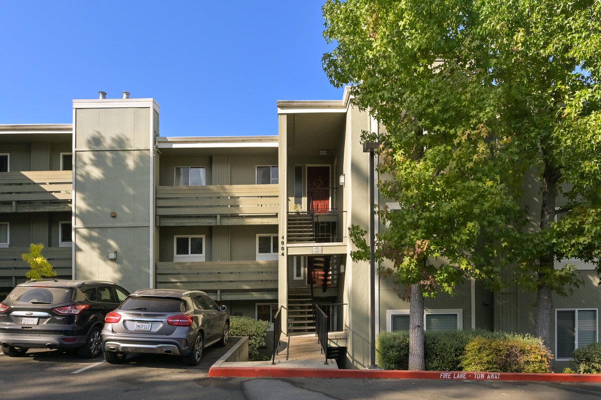 Detail Gallery Image 1 of 1 For 4004 Farm Hill Blvd #206,  Redwood City,  CA 94061 - 2 Beds | 1 Baths