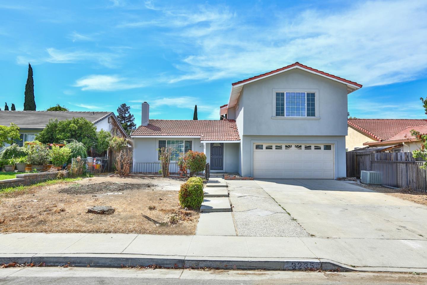 Detail Gallery Image 1 of 1 For 3235 Dundonald Ct, San Jose,  CA 95121 - 4 Beds | 2/1 Baths