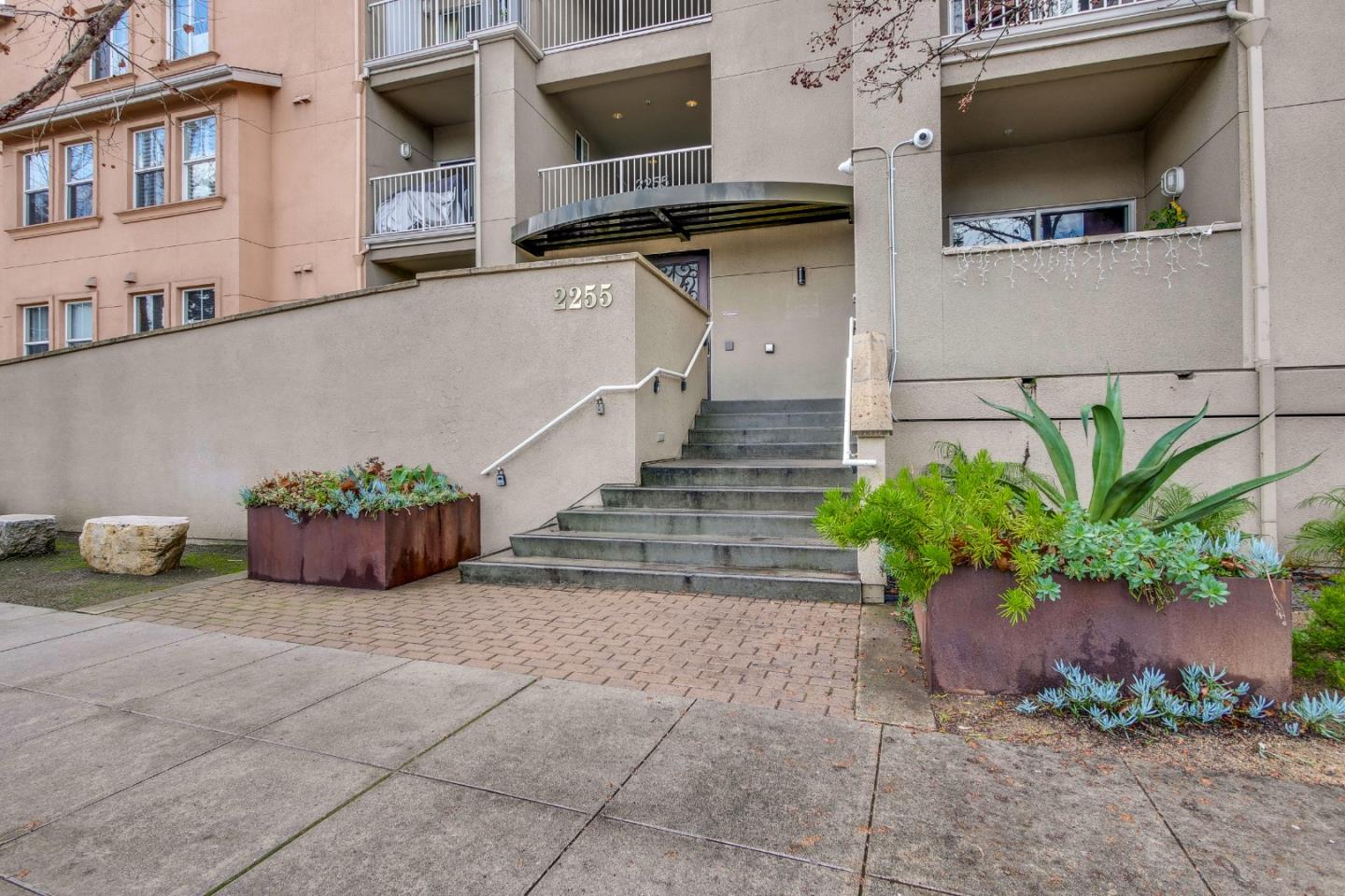 Detail Gallery Image 1 of 1 For 2255 Showers Dr #291,  Mountain View,  CA 94040 - 2 Beds | 2 Baths