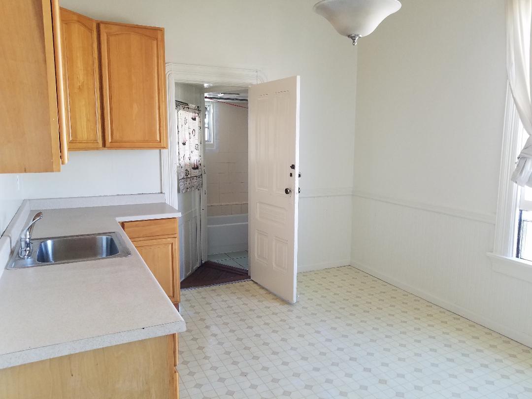 733 Madison Street, OAKLAND, California 94607, ,Comm Ri Multi-units 5+,For Sale,Madison Street,ML81864631