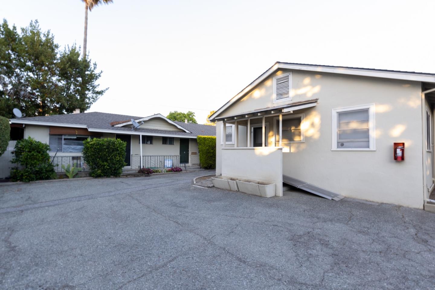 352 Tyrella Avenue, MOUNTAIN VIEW, California 94043, ,Comm Ri Multi-units 5+,For Sale,Tyrella Avenue,ML81865041