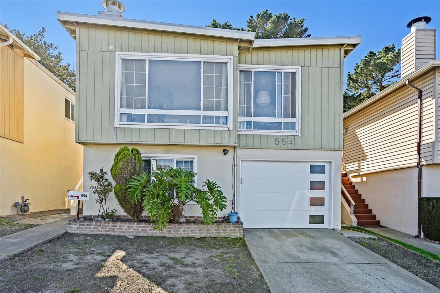 Detail Gallery Image 1 of 1 For 554 Higate Dr, Daly City,  CA 94015 - 3 Beds | 2 Baths