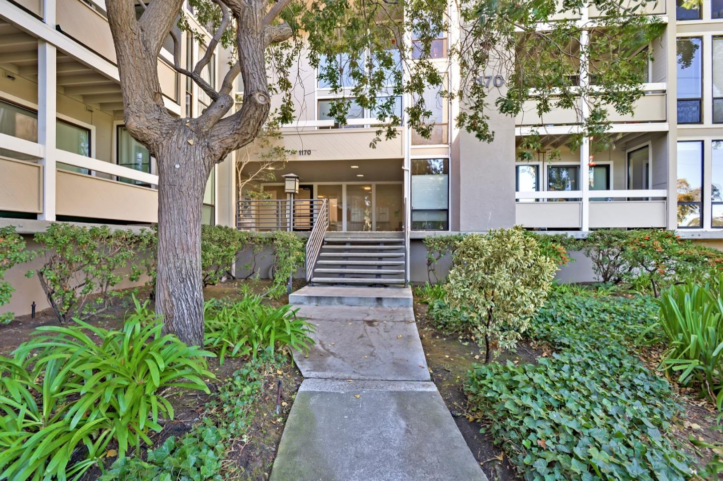 Detail Gallery Image 1 of 1 For 1170 Foster City Blvd #114,  Foster City,  CA 94404 - 2 Beds | 2 Baths