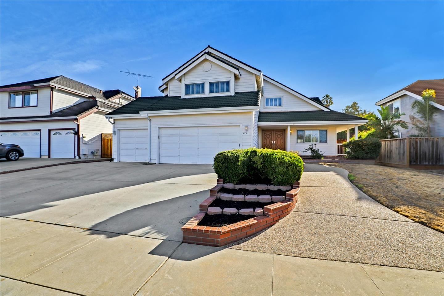 Detail Gallery Image 1 of 1 For 4136 Littleworth Way, San Jose,  CA 95135 - 5 Beds | 3 Baths