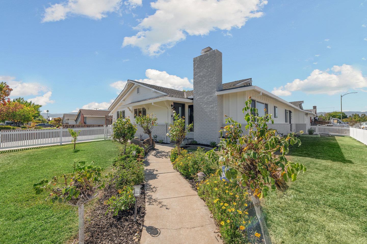 1704 Hillsdale Ave, San Jose, CA 95124 3 Beds 2 Baths (Sold