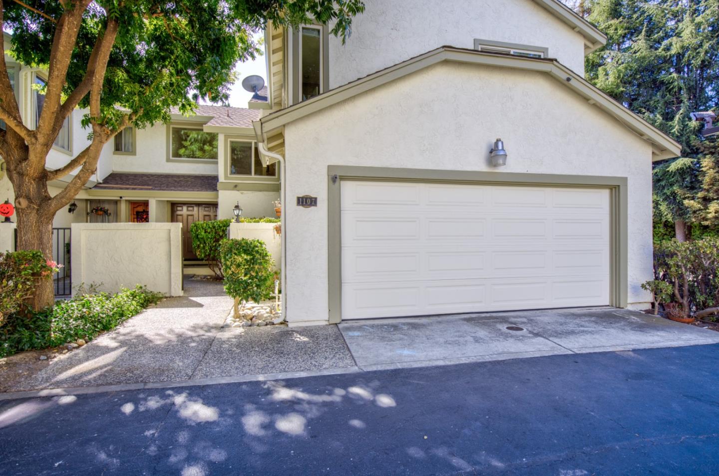 Detail Gallery Image 1 of 1 For 1107 Longshore Dr, San Jose,  CA 95128 - 3 Beds | 2/1 Baths