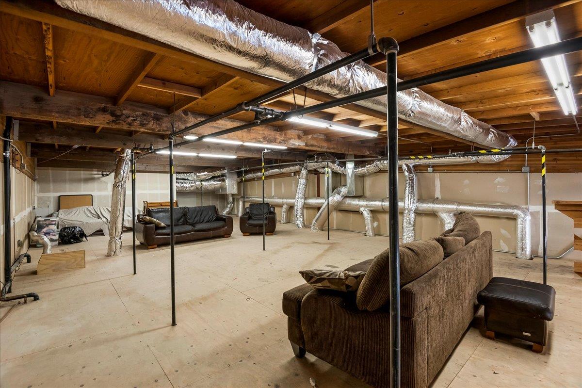 16055 Caputo Drive, MORGAN HILL, California 95037, ,Comm Industrial For Sale,For Sale,Caputo Drive,40970094