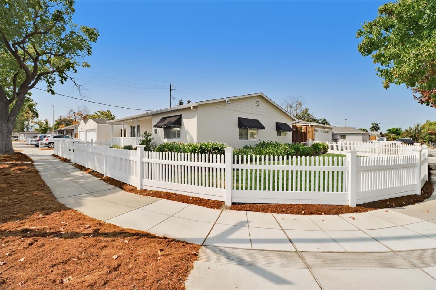 1661 Hillsdale Avenue, SAN JOSE, California 95124, ,Comm Industrial For Sale,For Sale,Hillsdale Avenue,40970113