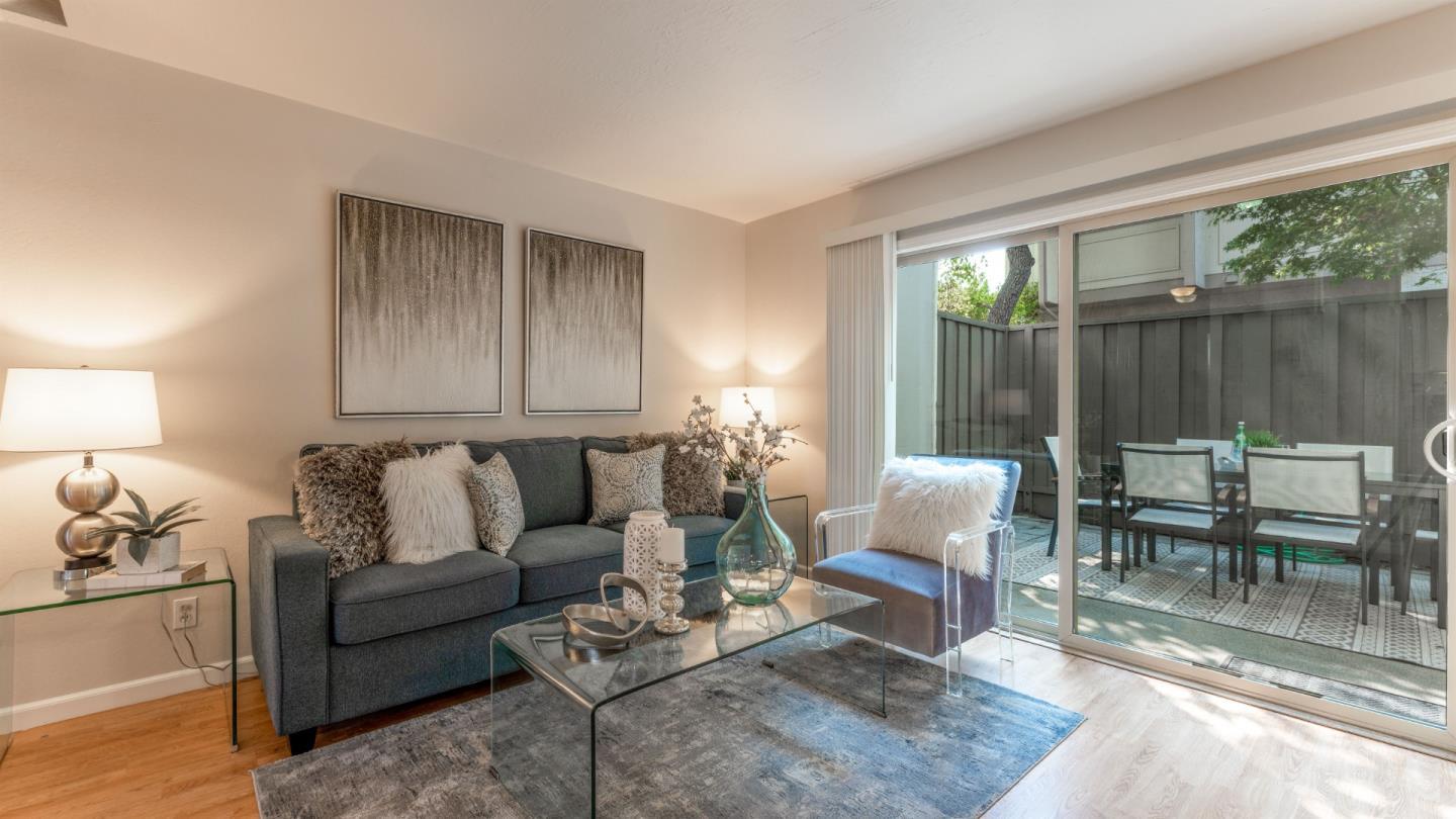 Detail Gallery Image 1 of 1 For 530 La Conner Dr #27,  Sunnyvale,  CA 94087 - 2 Beds | 1/1 Baths