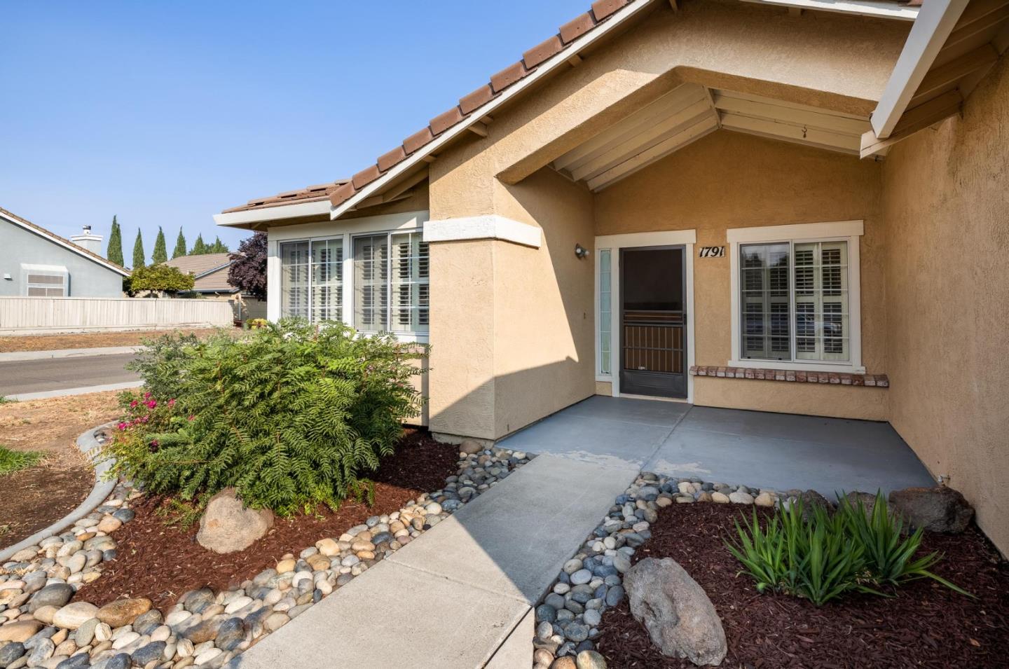 Detail Gallery Image 1 of 1 For 1791 Tennis Ln, Tracy,  CA 95376 - 3 Beds | 2 Baths