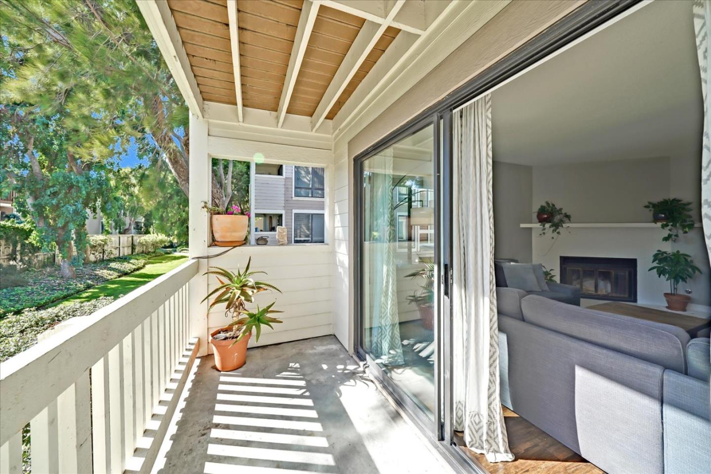 Detail Gallery Image 1 of 1 For 468 Laurel Ave, Half Moon Bay,  CA 94019 - 2 Beds | 2 Baths