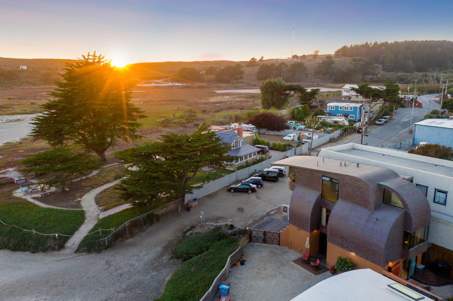 152 West Point Avenue, HALF MOON BAY, California 94019, ,Comm Industrial For Sale,For Sale,West Point Avenue,40970960