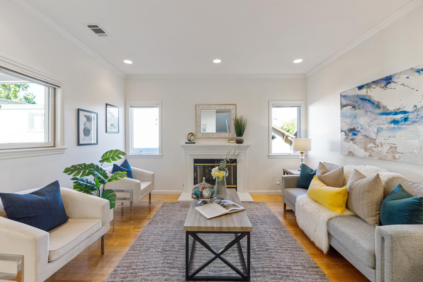 Detail Gallery Image 1 of 1 For 38 Lorton Ave #B,  Burlingame,  CA 94010 - 3 Beds | 2/1 Baths