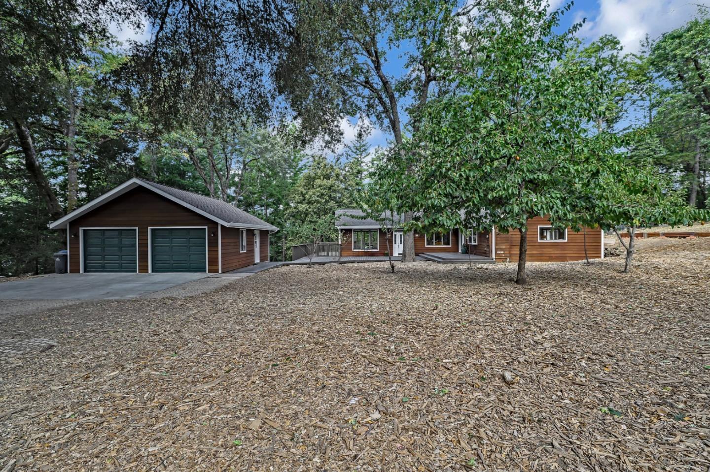Detail Gallery Image 1 of 1 For 18197 Knuth Rd, Los Gatos,  CA 95033 - 3 Beds | 2 Baths