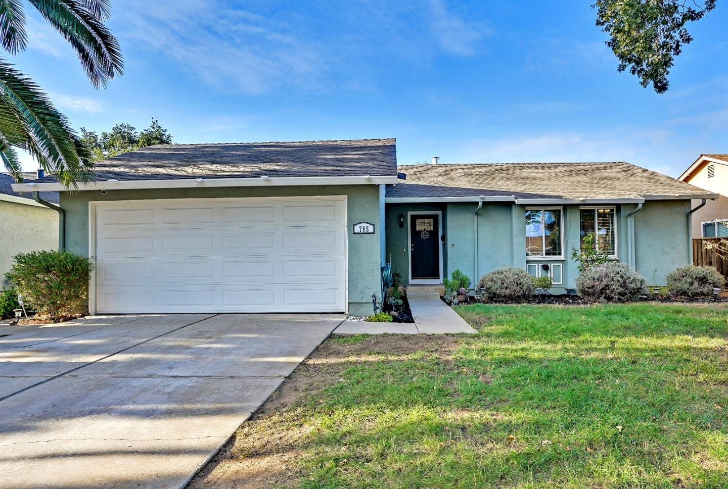 Detail Gallery Image 1 of 1 For 785 Stardust Ln, San Jose,  CA 95123 - 3 Beds | 2 Baths