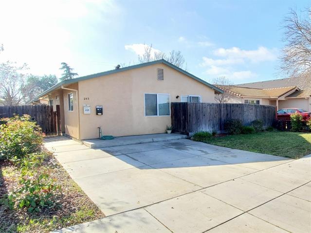 Detail Gallery Image 1 of 1 For 253 H St, Los Banos,  CA 93635 - – Beds | – Baths