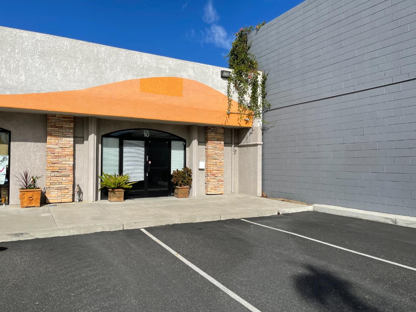 335 Saratoga Avenue, SAN JOSE, California 95129, ,Comm Industrial For Lease,For Rent,Saratoga Avenue,40971372