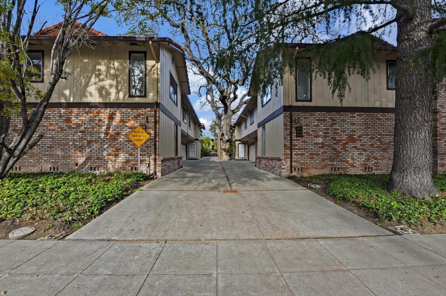 Detail Gallery Image 1 of 1 For 1056 Whipple Ave, Redwood City,  CA 94062 - 2 Beds | 2/1 Baths