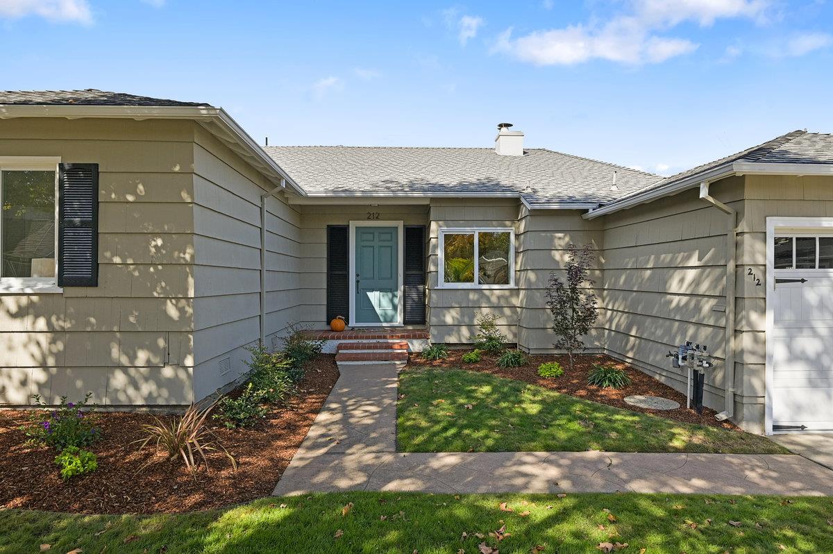 Detail Gallery Image 1 of 1 For 212 Briar Ln, San Mateo,  CA 94403 - 3 Beds | 2/1 Baths