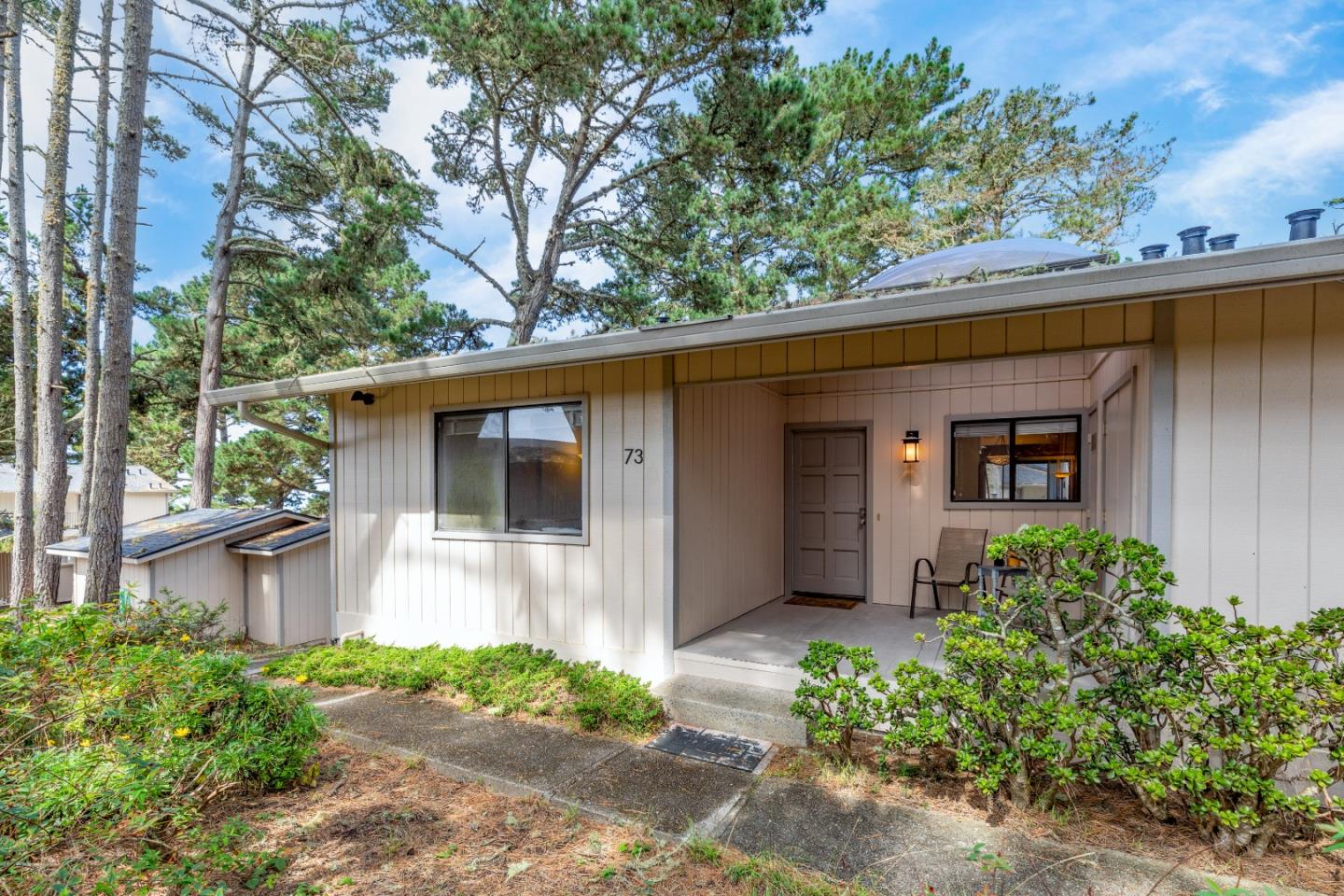 Detail Gallery Image 1 of 1 For 250 Forest Ridge Rd #73,  Monterey,  CA 93940 - 2 Beds | 2 Baths