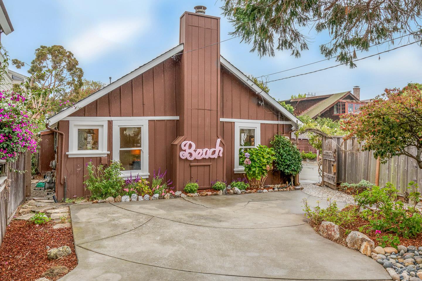 Detail Gallery Image 1 of 1 For 218 Seabright Ave, Santa Cruz,  CA 95062 - 2 Beds | 1 Baths
