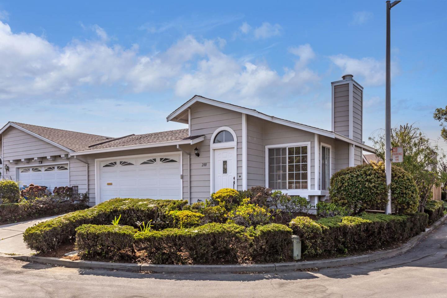 Detail Gallery Image 1 of 1 For 2101 Meadow View Pl, San Mateo,  CA 94401 - 2 Beds | 2 Baths