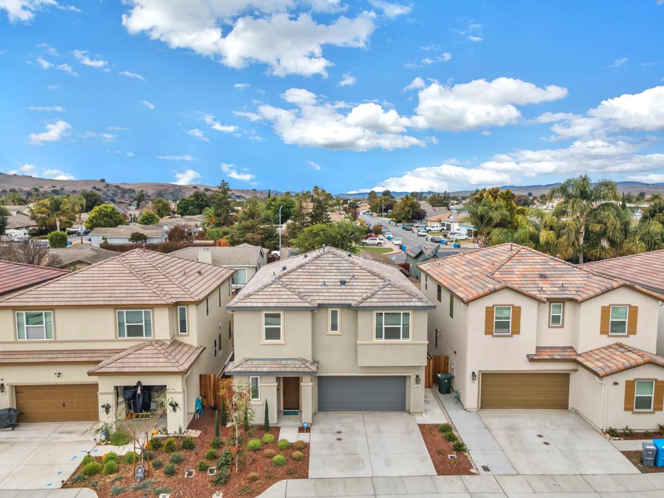 Detail Gallery Image 1 of 1 For 550 Gabriele Ct, Hollister,  CA 95023 - 4 Beds | 2/1 Baths