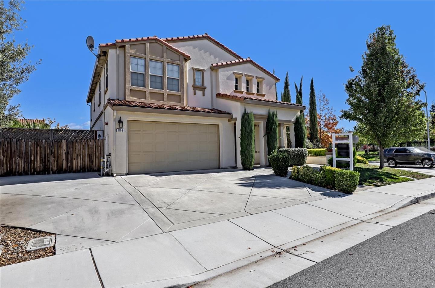 Detail Gallery Image 1 of 1 For 1195 Jasmine Way, Morgan Hill,  CA 95037 - 4 Beds | 2/1 Baths