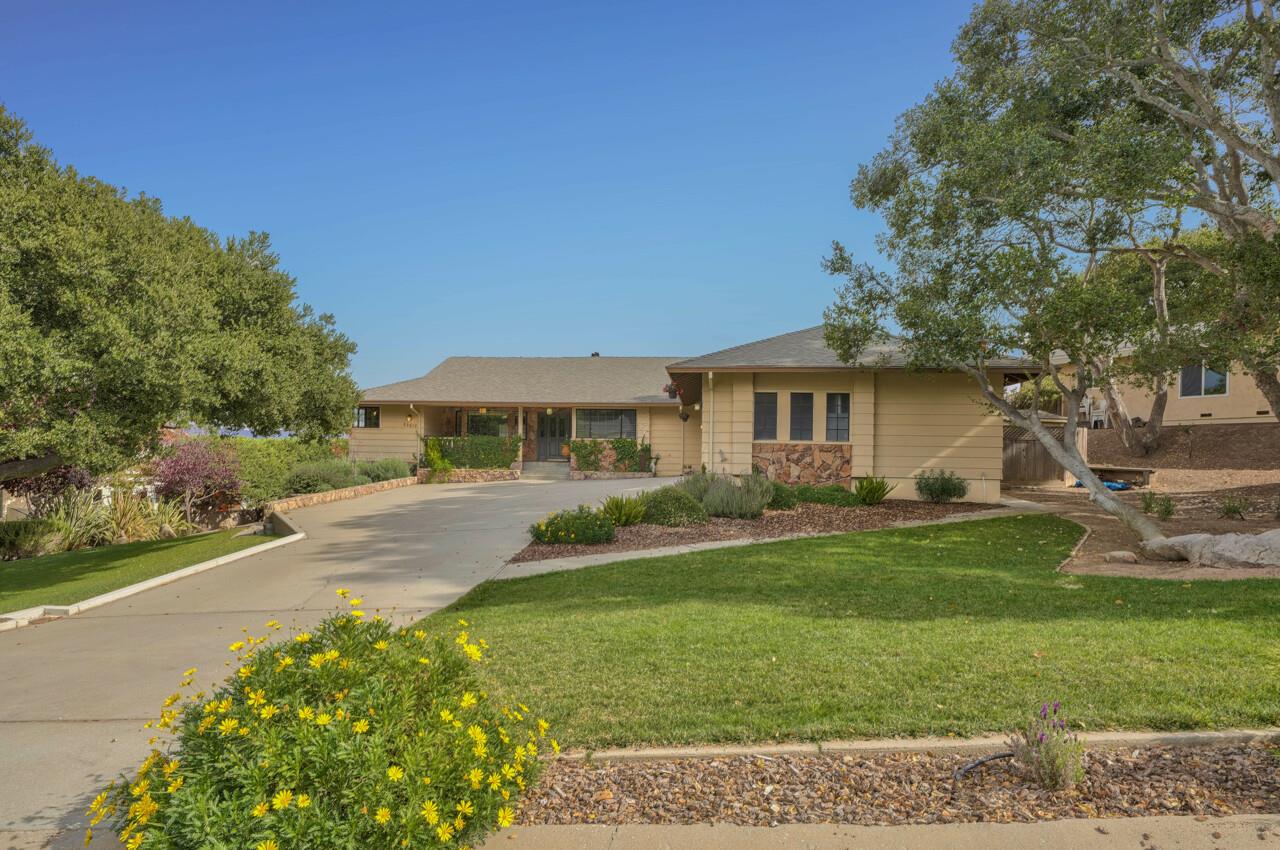 22615 Oak Canyon Rd, Salinas, CA 93908 3 Beds 2 Baths (Sold