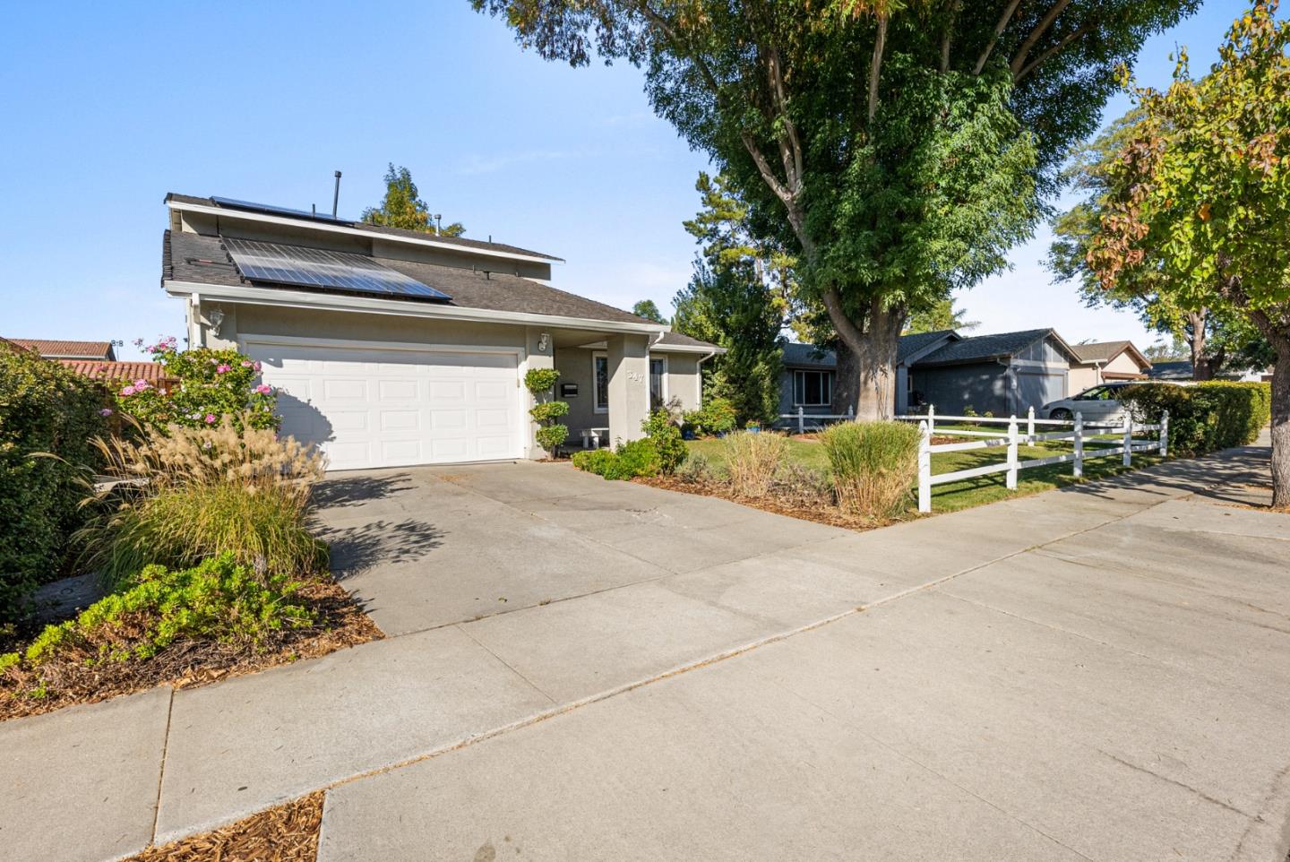 Detail Gallery Image 1 of 1 For 347 Avenida Pinos, San Jose,  CA 95123 - 5 Beds | 3 Baths