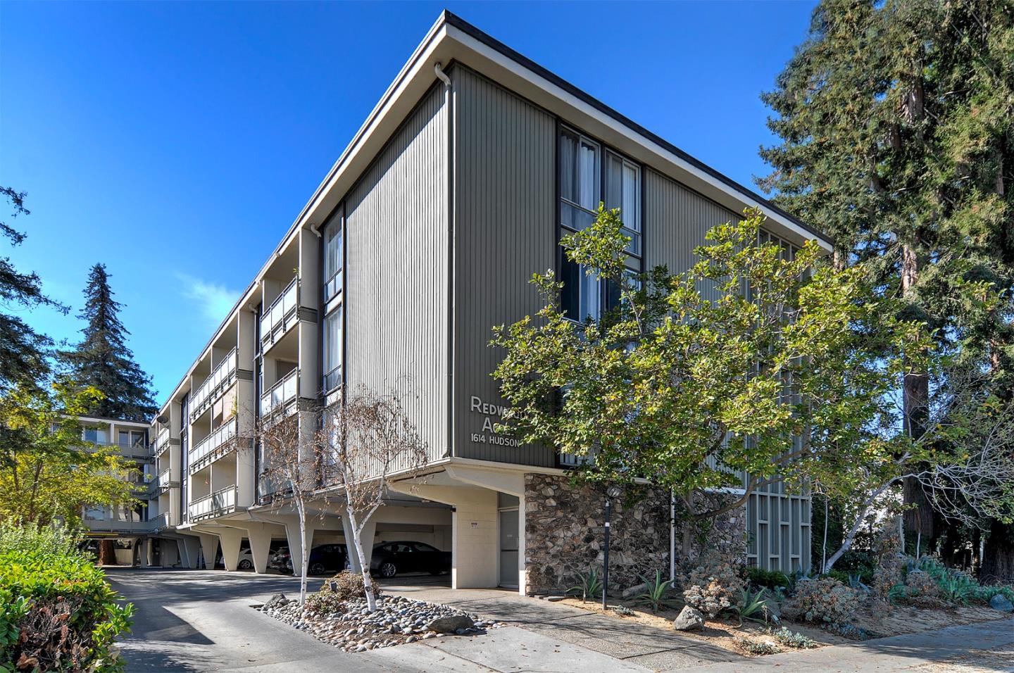 Detail Gallery Image 1 of 15 For 1614 Hudson St #216,  Redwood City,  CA 94061 - 2 Beds | 1 Baths