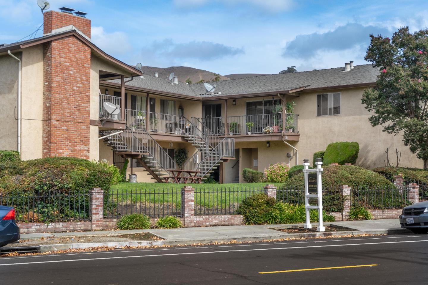 596 Garin, HAYWARD, California 94544, ,Comm Ri Multi-units 5+,For Sale,Garin,ML81868135