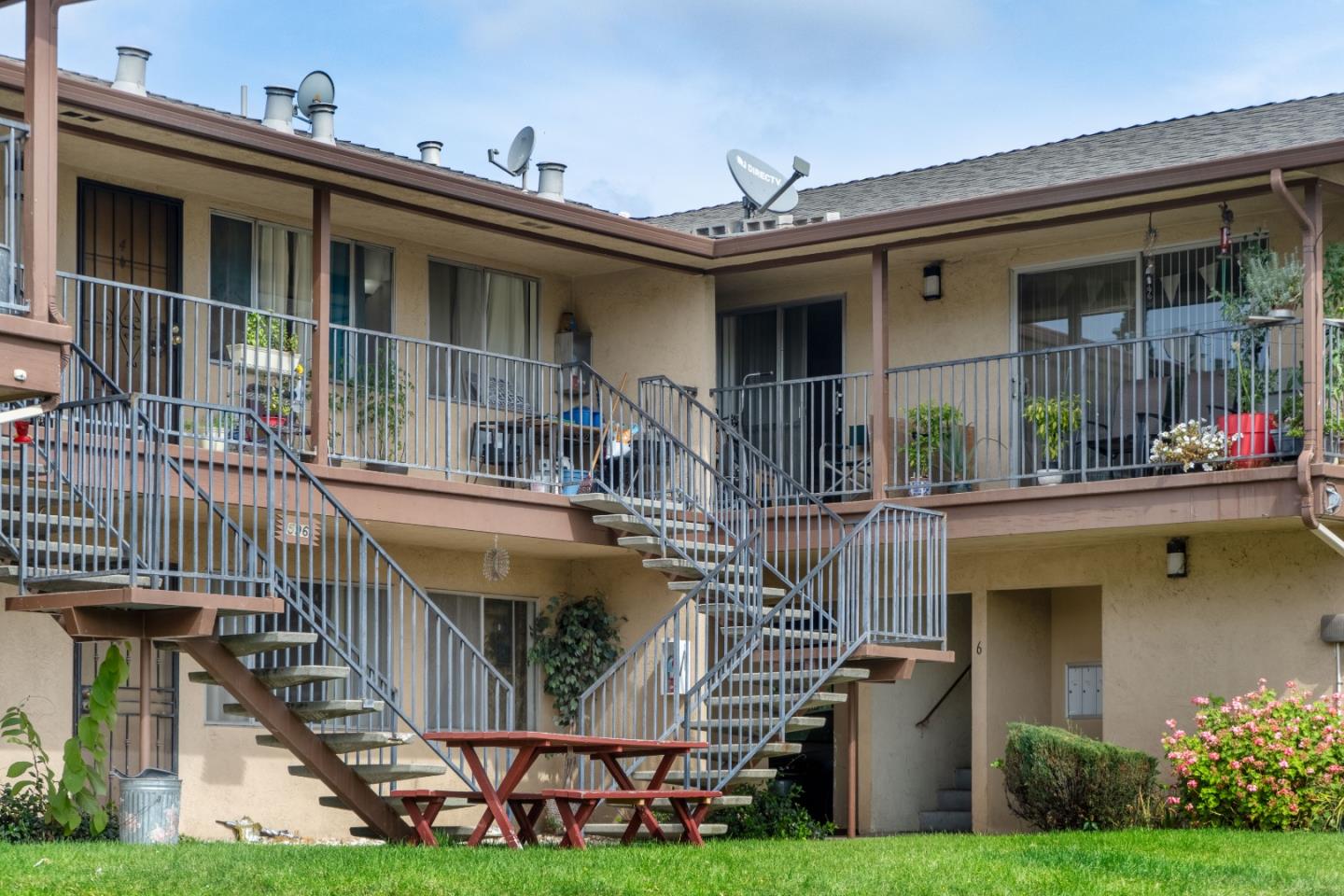 596 Garin, HAYWARD, California 94544, ,Comm Ri Multi-units 5+,For Sale,Garin,ML81868135