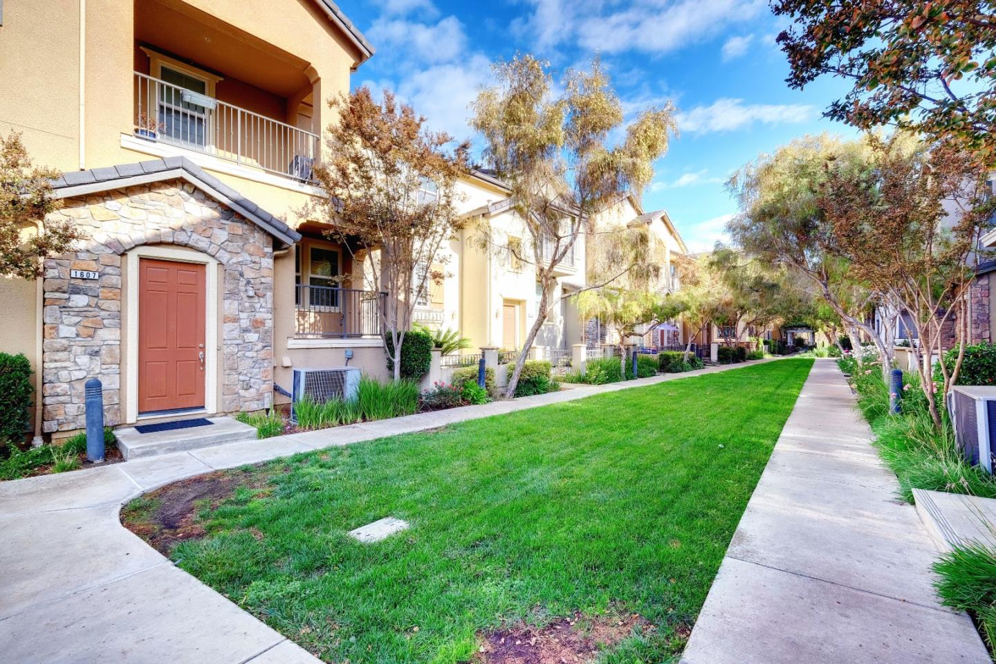 800 Sevin Ter, San Jose, CA 95133 2 Beds 2 Baths (Sold