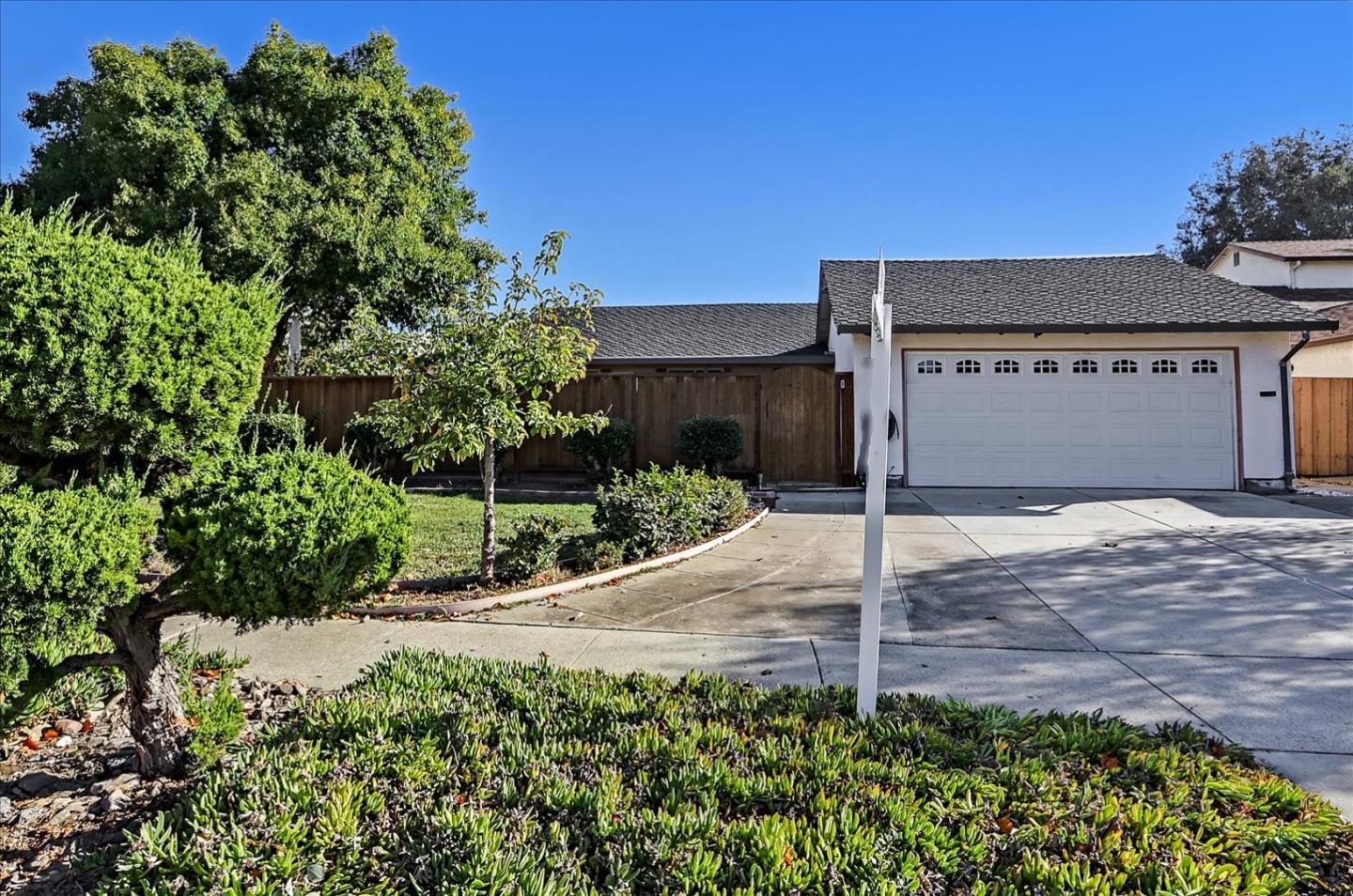 Detail Gallery Image 1 of 1 For 1304 Bonnet Ct, San Jose,  CA 95132 - 4 Beds | 2 Baths