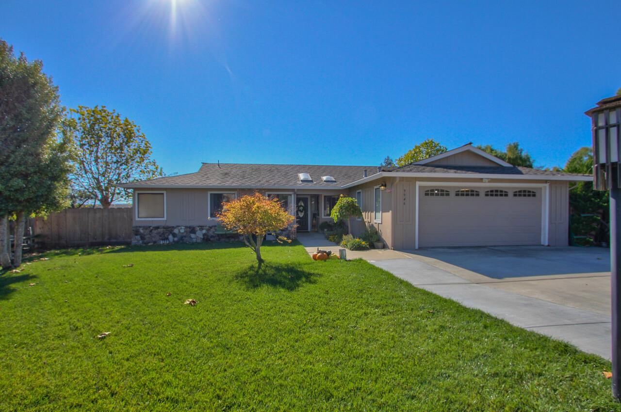 Detail Gallery Image 1 of 1 For 9946 Pampas Path, Salinas,  CA 93907 - 3 Beds | 2 Baths