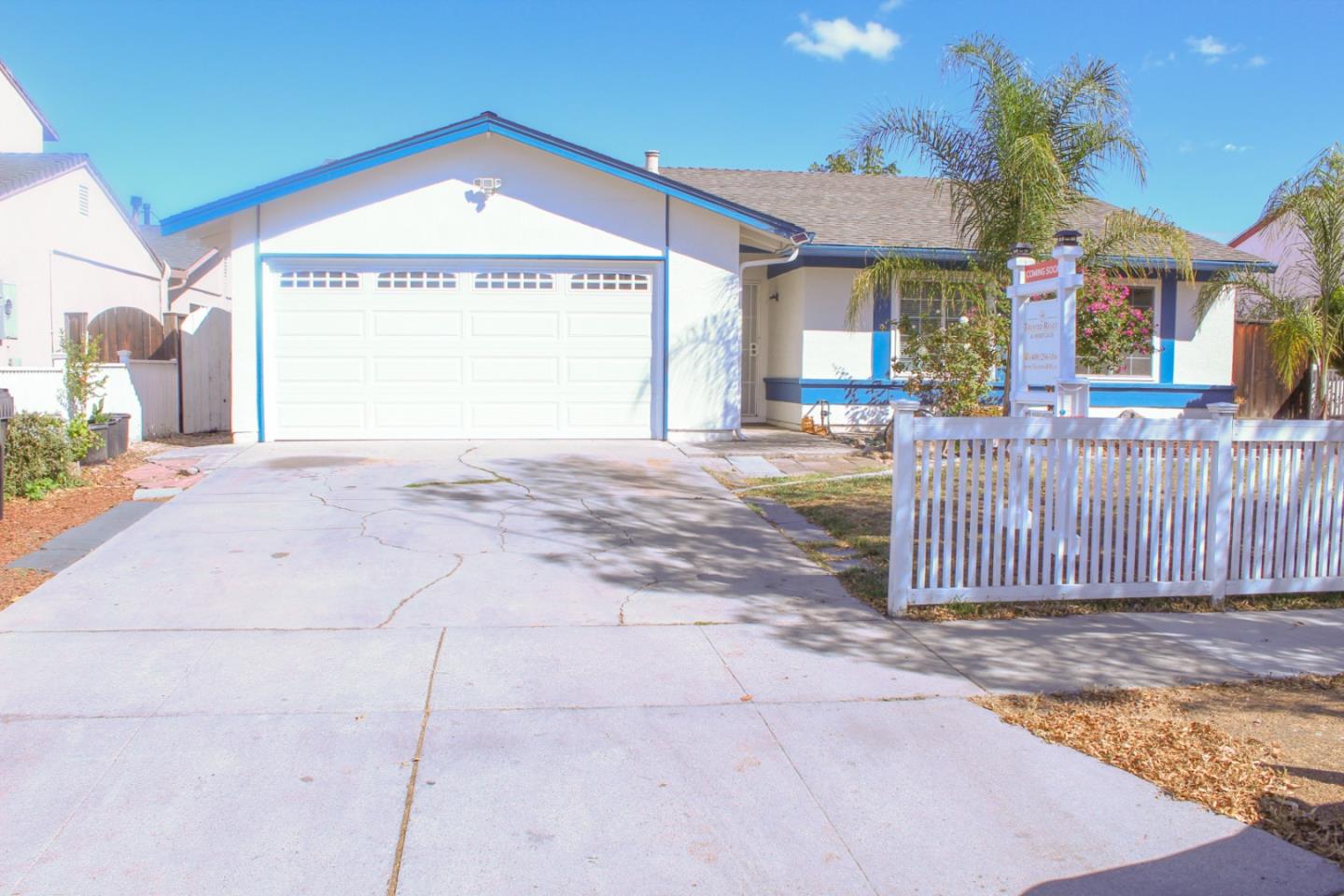 Detail Gallery Image 1 of 1 For 2948 Sunburst Dr, San Jose,  CA 95111 - 4 Beds | 2 Baths