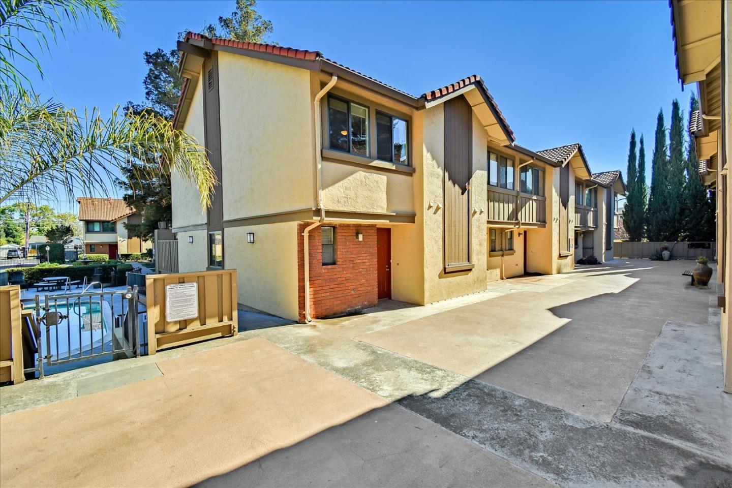 Detail Gallery Image 1 of 1 For 2040 Main St #114,  Santa Clara,  CA 95050 - 2 Beds | 2/1 Baths